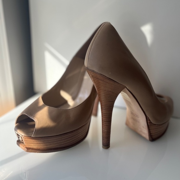 Fendi Fendista pump in beige - Picture 5 of 7